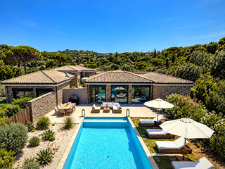 New villa with heated pool and sea view, 100 m from the beach, Gassin – Saint-Tropez