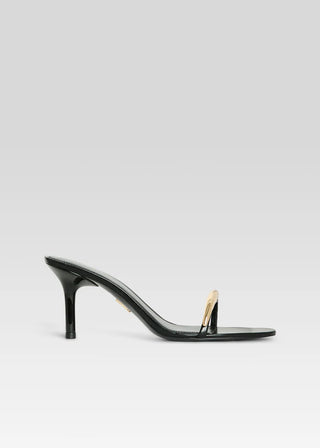 Karli Sandal