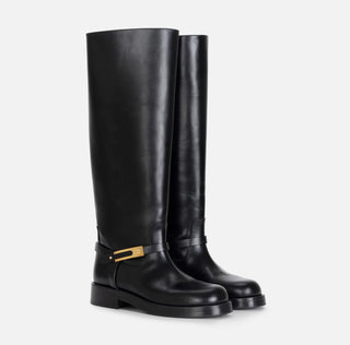 Leather boots with jewel buckle